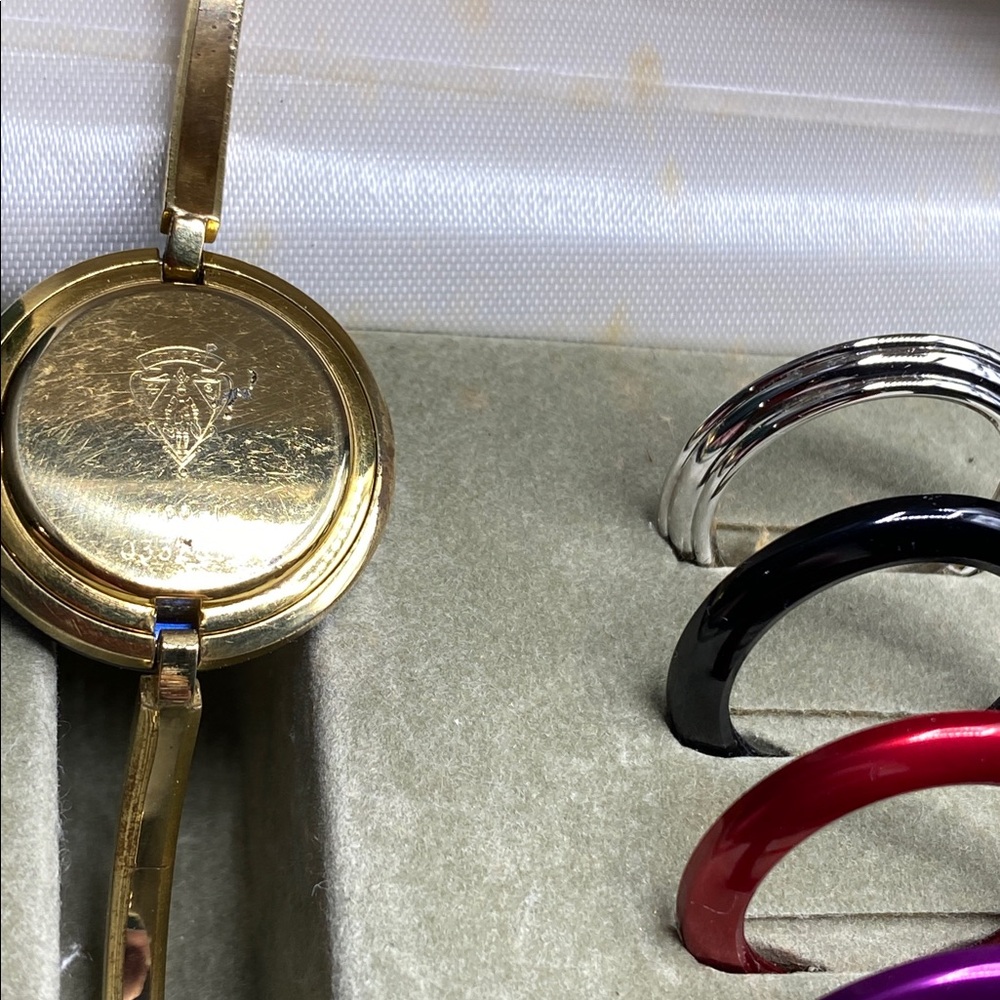 Gucci Watch with Colorful Bezel Set - Picture 2 of 4